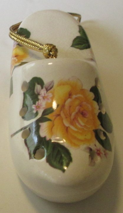Vintage POMANDER Sallie Robinson, England floral SHOE figurine