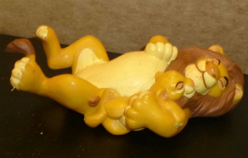 LION King MUFASA & baby SIMBA PVC Figure lying 4", Disney - Click Image to Close