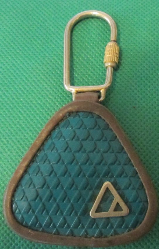 Vintage aqua triangle keyring key chain 2.25" - Click Image to Close