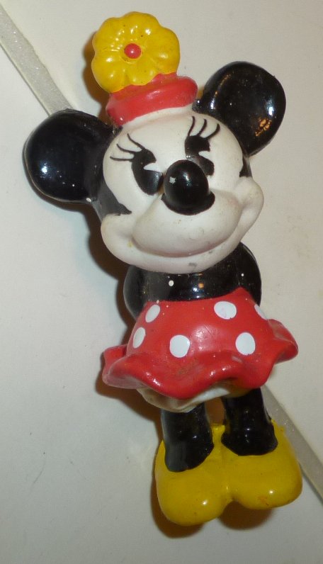 MINNIE MOUSE with yellow flower hat PVC Figure 2.25", Disney