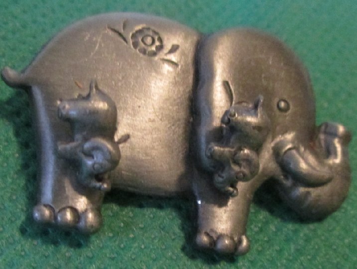 ELEPHANT silvertone metal pin brooch 1.5" and earrings set