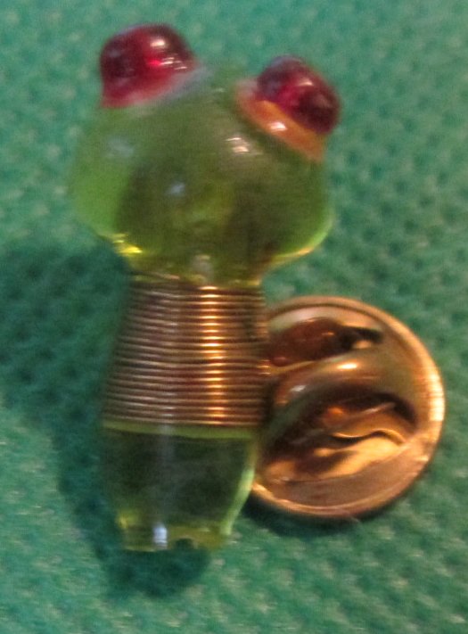 Mini unusual green FROG pinback lapel PIN 1"