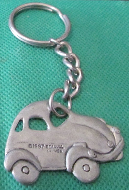 Beetle Car metal keyring key chain keychain 2", 1997 Seagull - Click Image to Close
