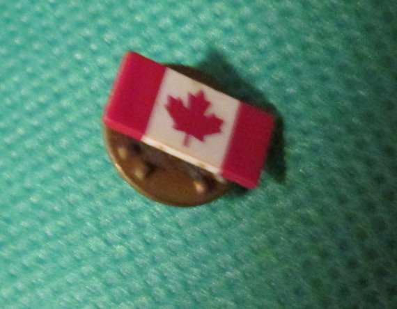 CANADA Canadian FLAG pinback lapel PIN 0.5" - Click Image to Close