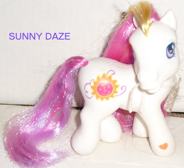 G3 My Little Pony MLP SUNNY DAZE with charm - Click Image to Close