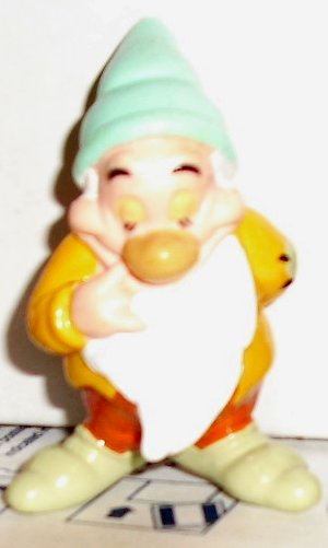 Snow White PVC Figure Dwarf BASHFUL 2.25", Disney - Click Image to Close
