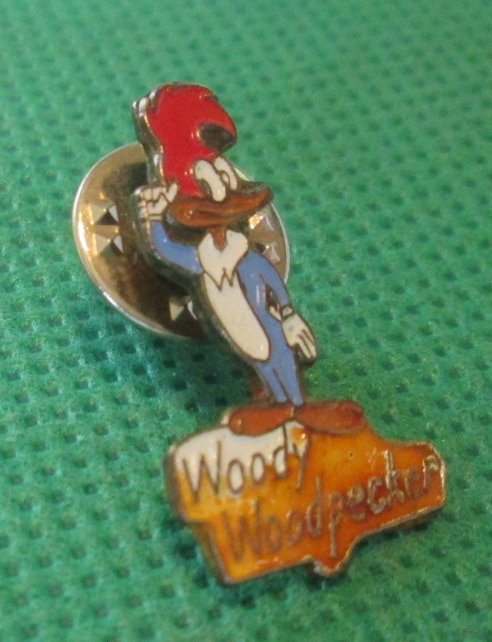WOODY WOODPECKER pinback lapel Pin ~1"