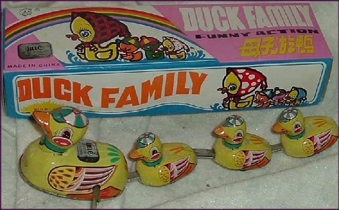 TIN WIND UP Walking DUCK Family 11 in BLIC Reproduction