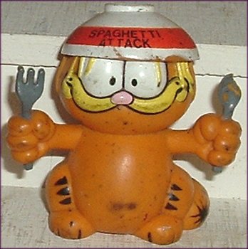 GARFIELD Cat PVC Figure Spaghetti Attack 2.5"